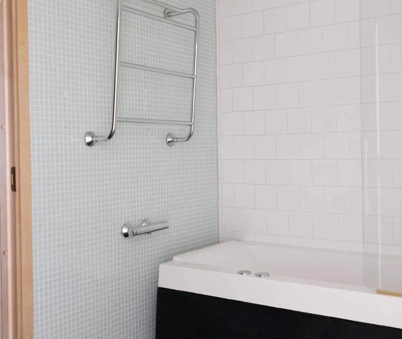 Apartamento 2Ndhomes Cozy Courtyard Home With Sauna In Kruununhaka Helsinki